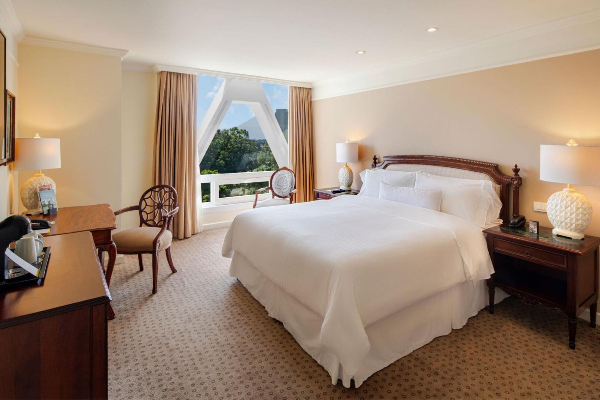 Deluxe Guest room 1 King,1499368972:JPEG